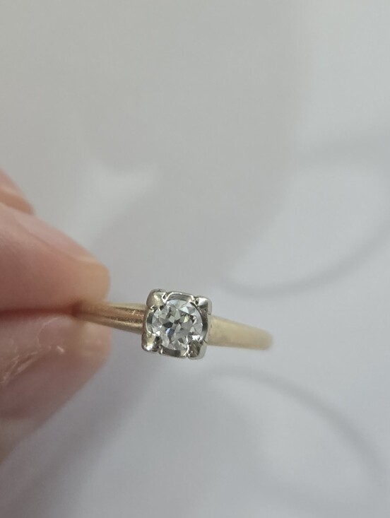 Jewelry - Solid 14k Yellow Gold Natural Diamond Engagement Ring